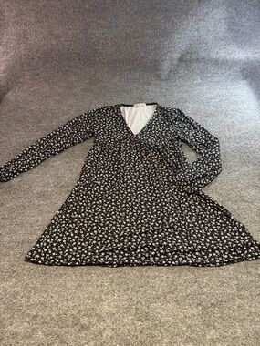 Velvet Torch Black Floral V-Neck Long Sleeve Dress